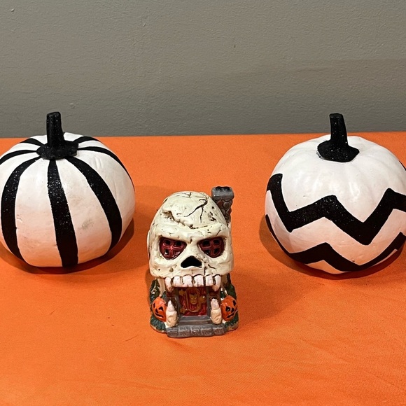 Halloween Skull and Pumpkin Decor set - Picture 15 of 16